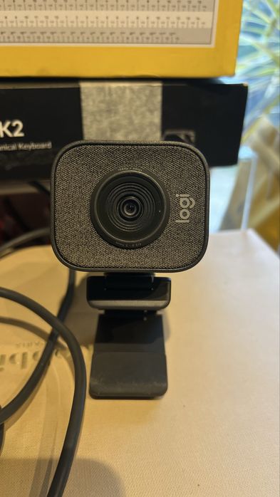 Webcam Logitech StreamCam cu microfon