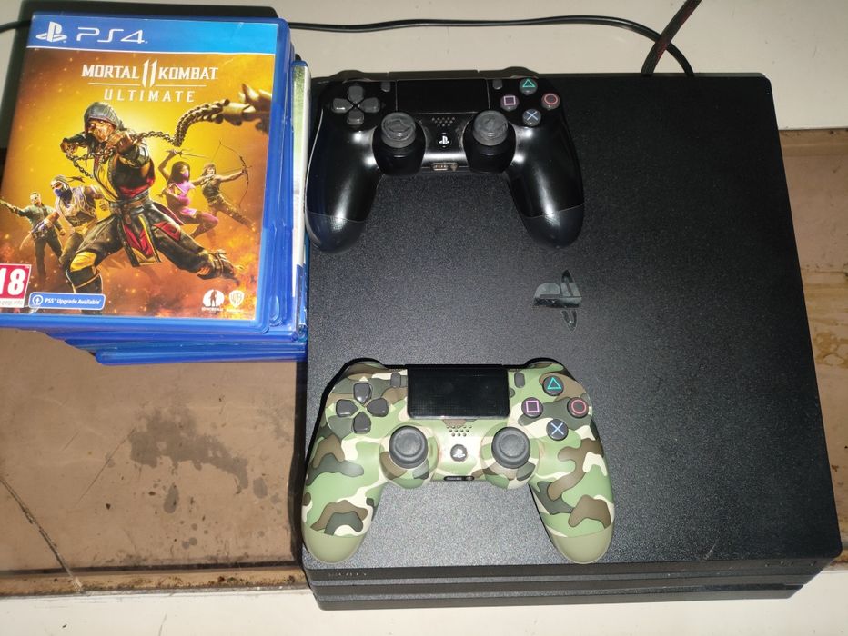 Продаю PlayStation 4 PRO