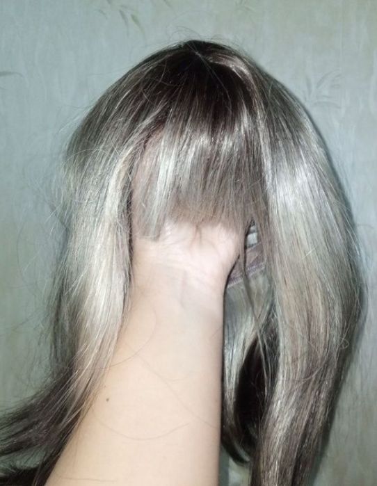 Продам два платья и парик