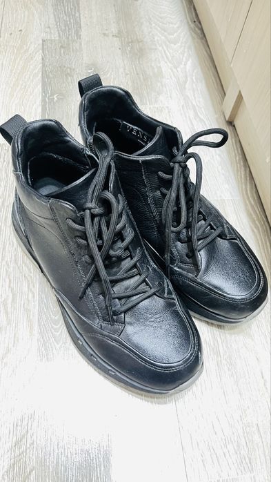 Обувь осенняя на флисе, кожа