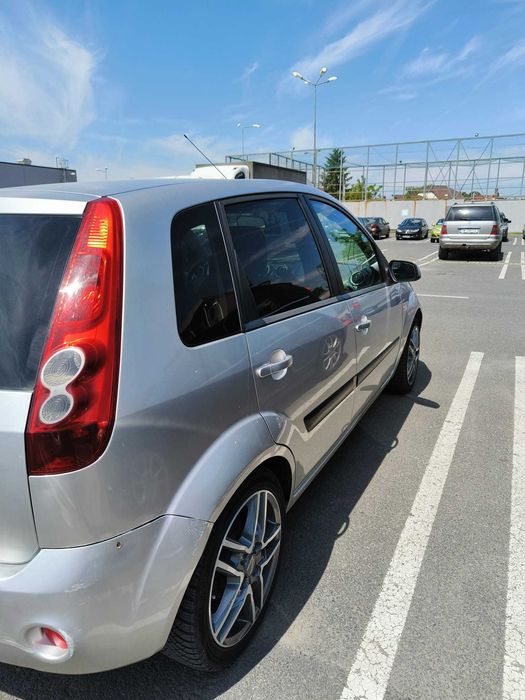 Vand Ford Fiesta