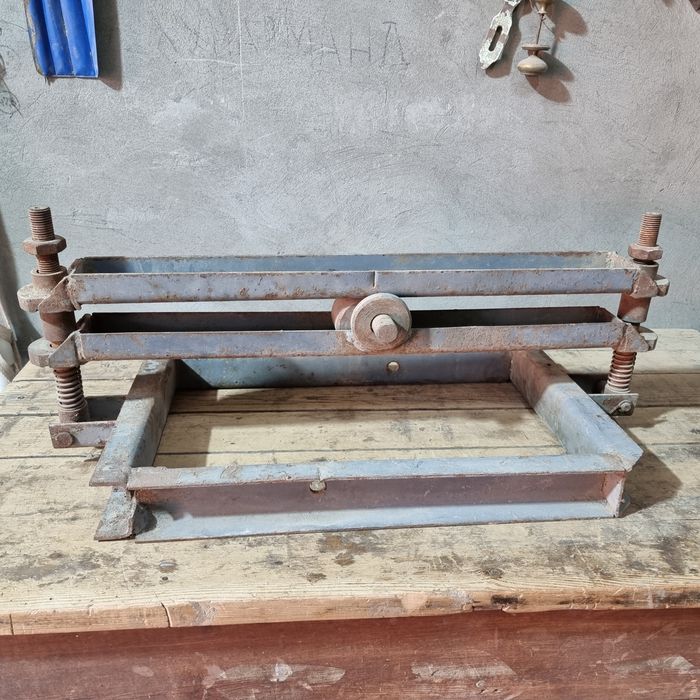 Продам пресс для склеивания шпона и древесины.