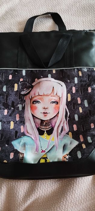 Дамска раница размер А4