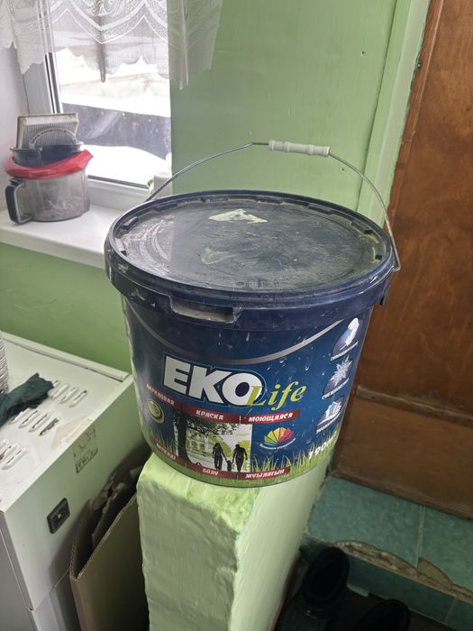 Краски акриловые Dulux и Радуга