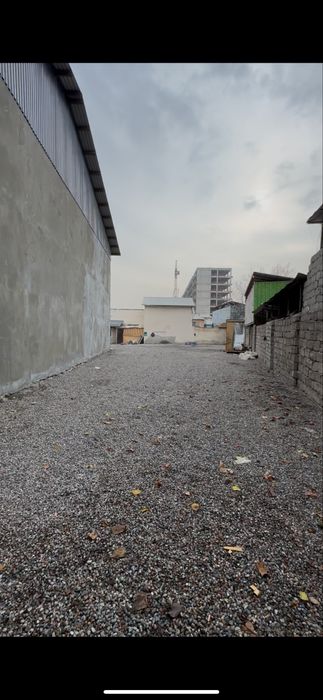 Продаётся нежилое здание в Сергелийском районе площадью 19 соток.