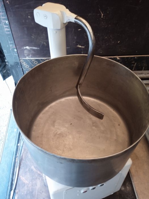 Тестомесачка 60 литра, трифазна, професионална,тестобъркачк