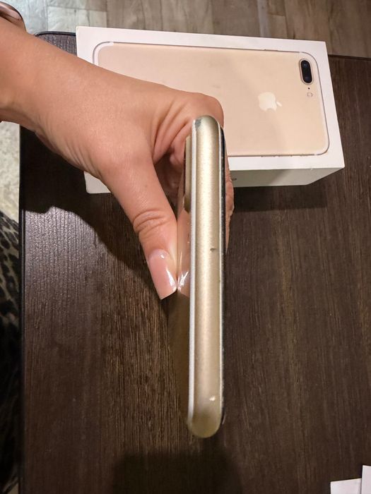 Продам iPhone 7 плюс