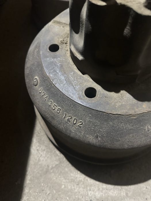 Продам задний ступица мерседес 814