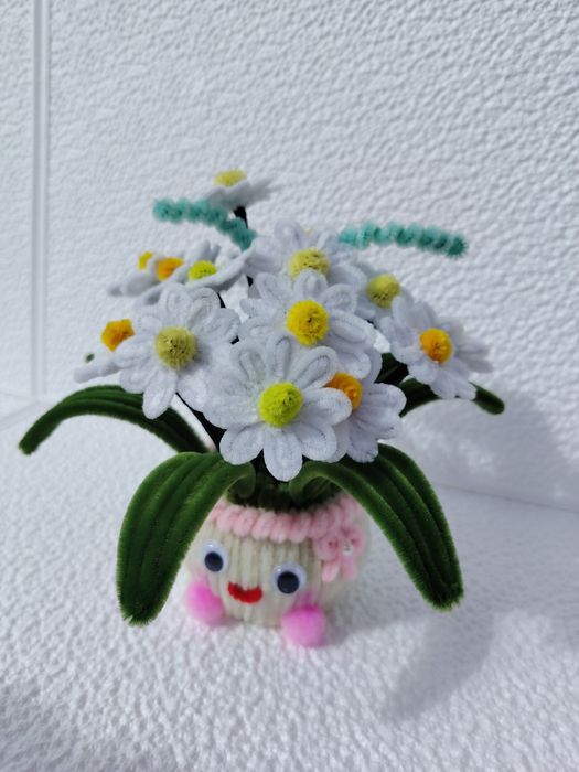 Ръчно изработени пухкави цветя