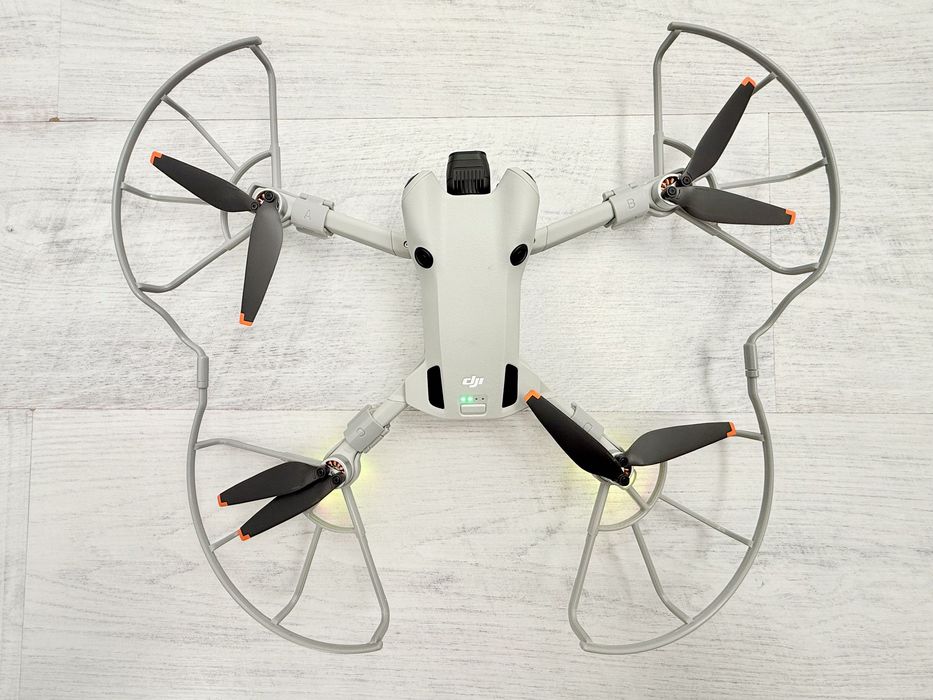 DJI Mini 4 Pro 4K Fly More Combo + DJI RC 2 + protectie ecran și elici