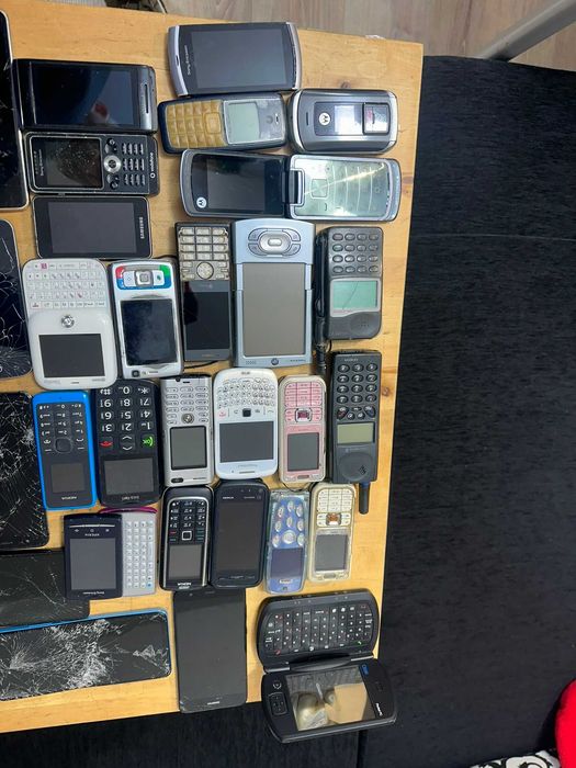 Lot 44 Telefoane Mobile Retro nokia samsung motorola sony ericcson