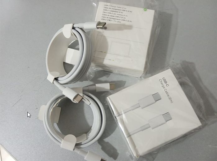 от вашего MacBook - magsafe и Type-c - зарядка, блок питания