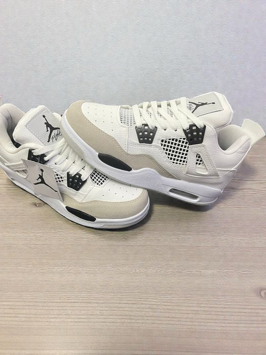 Jordan 4 Military Black Produs Nou!