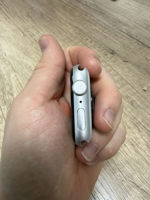 Apple Watch SE (GPS, 2-го поколения)