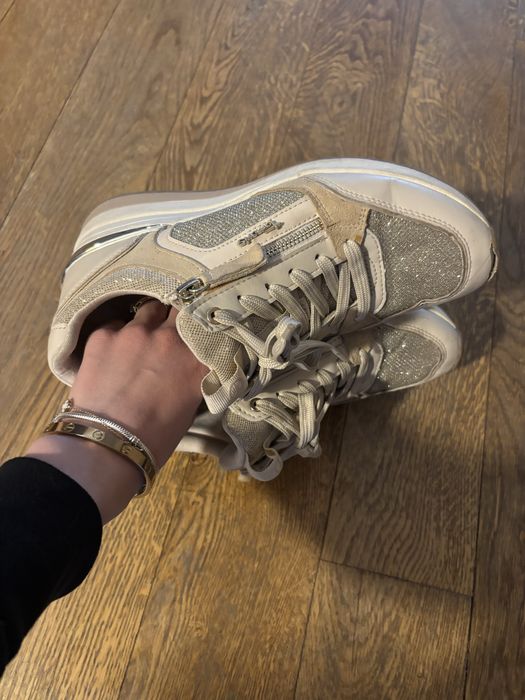 Маратонки  на платформа