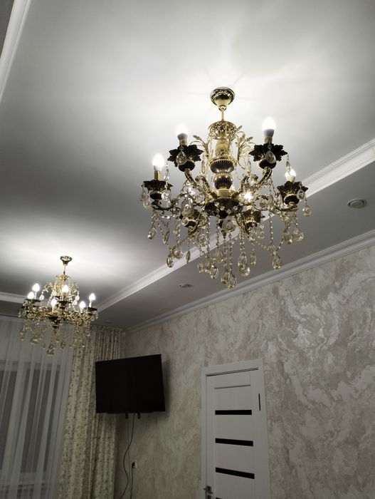 Люстры гостинные 2шт