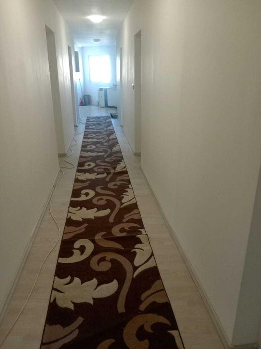 Închiriez 5 camere, baie, bucatarie