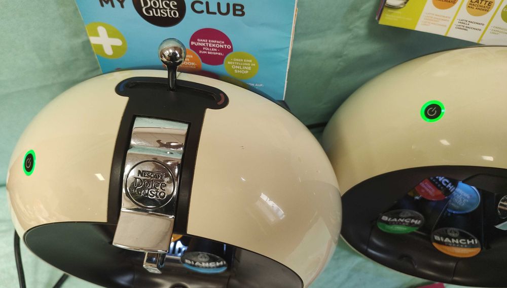 Кафемашина с гаранция 1 година NESCAFÉ® Dolce gusto Krups Circolo.B&W