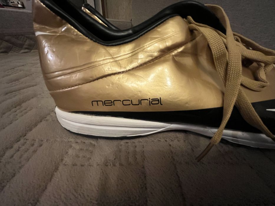 Спортивная обувь