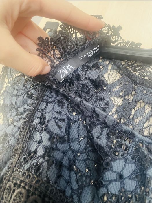 Дантела рокля ZARA и други