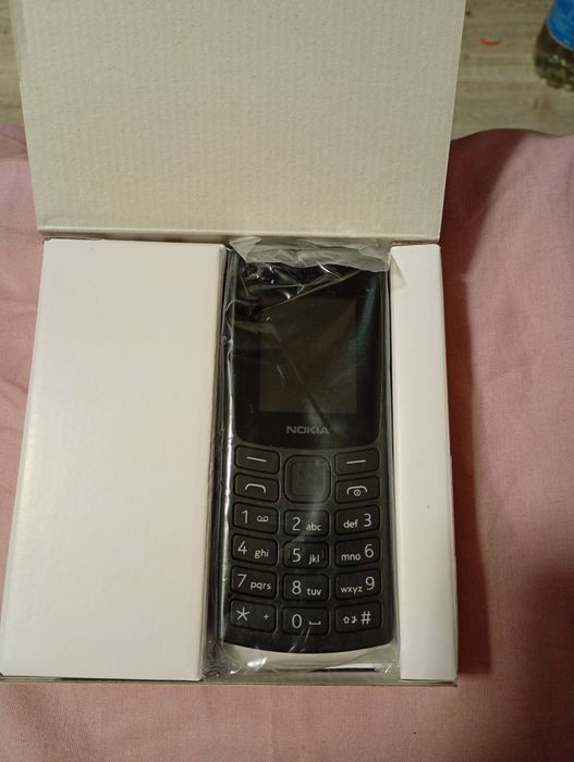 Vând Nokia Nou la cutie