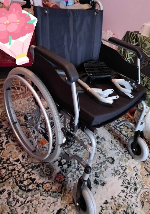 Vând scaun cu rotile xxl