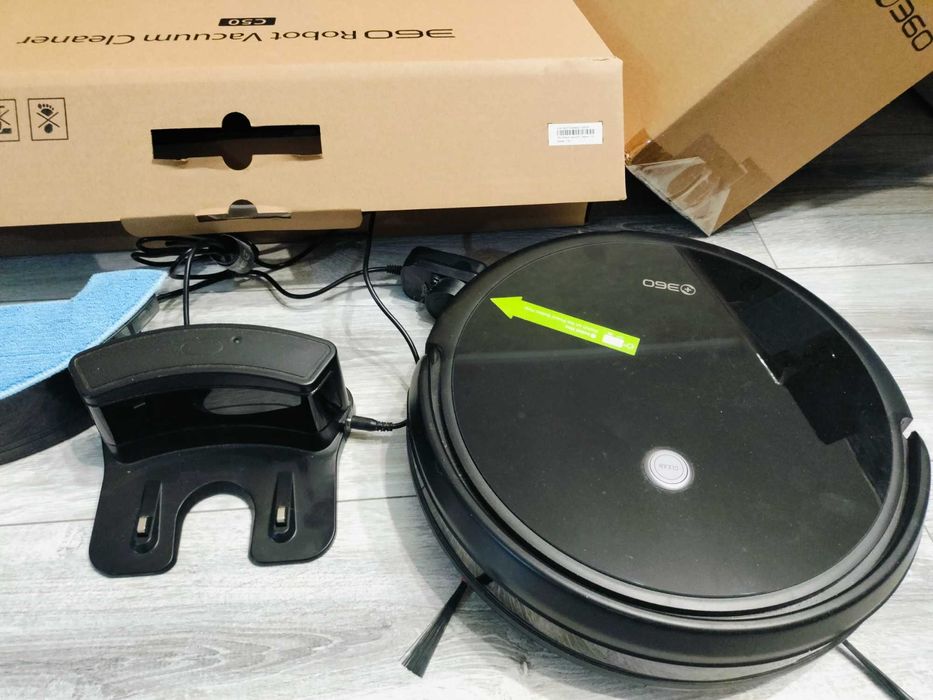 Робот пылесос в полной комплектации