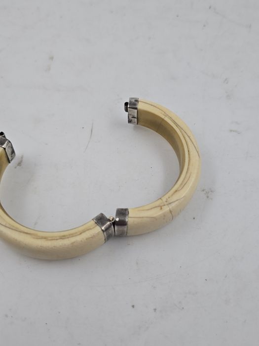 Bratara argint și os