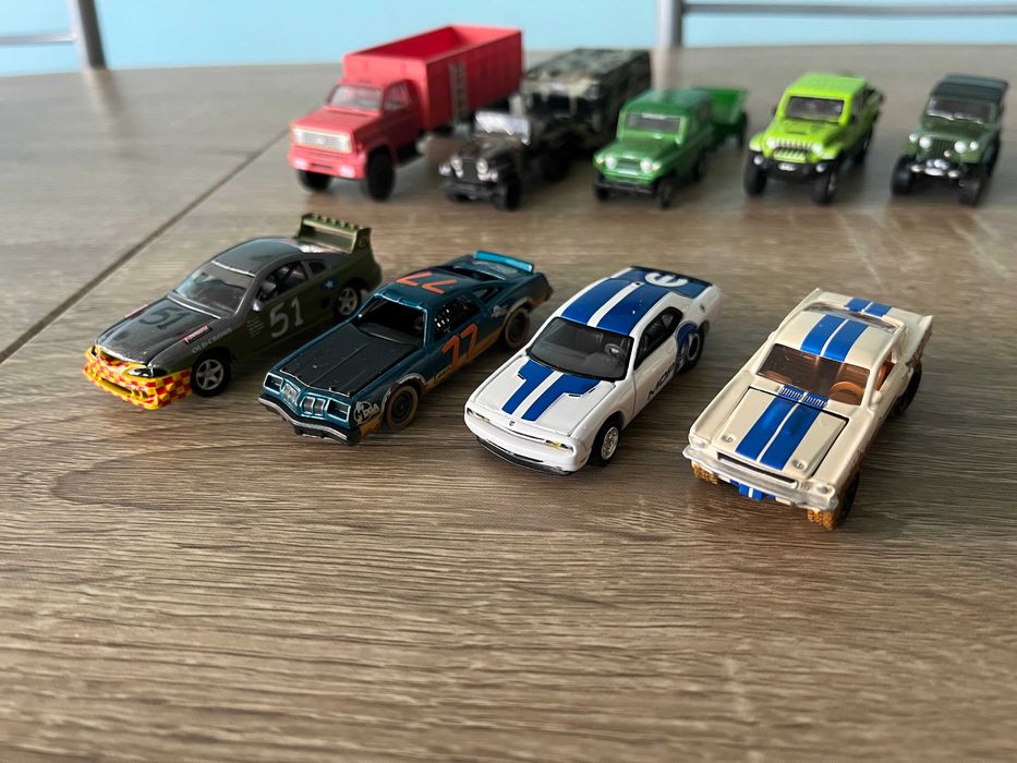 Метални диорами и колички Greenlight, Auto World и Johnny Lightning