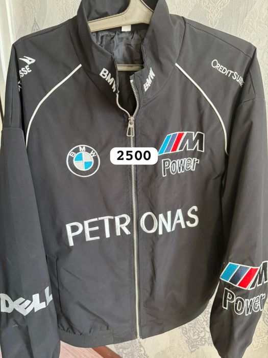 Продам кофты,платья