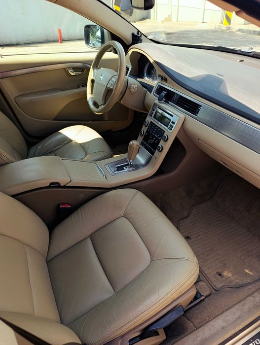 Volvo XC70 2.4 D5 185 k.c. 4x4 - 6009 евро