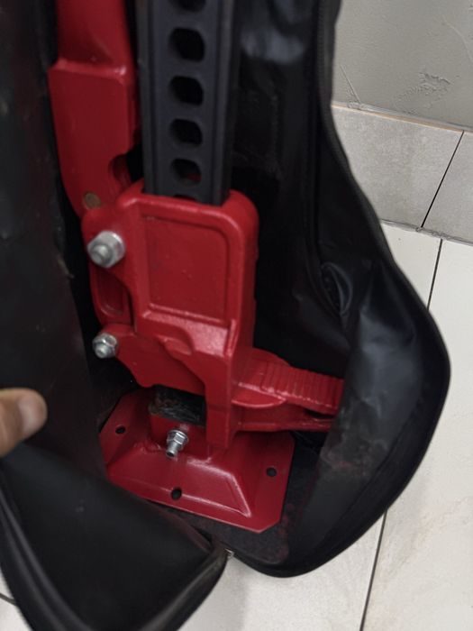 Домкрат для внедорожника TJM