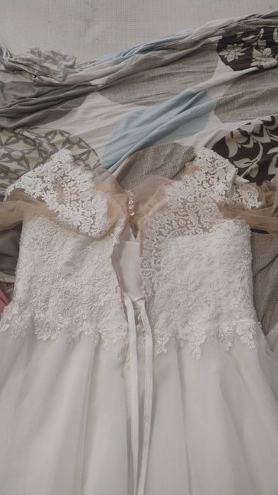 Rochie mireasa comoda cu perle