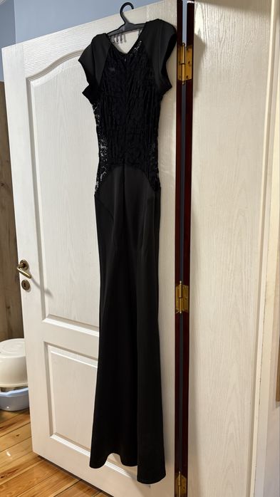 Официална черна рокля