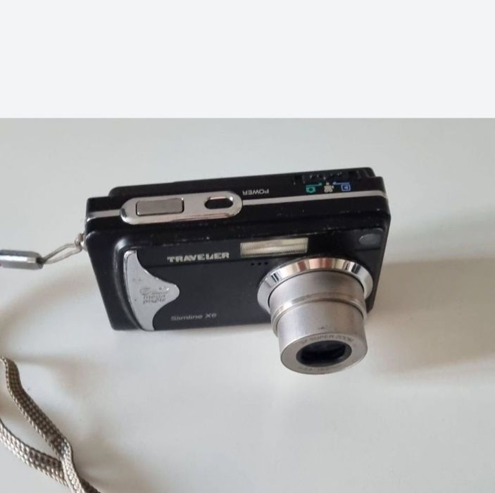 Aparat foto  - camera digitala fara accesorii