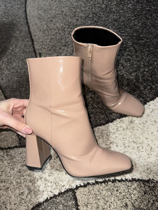 Дамски бежови боти H&M