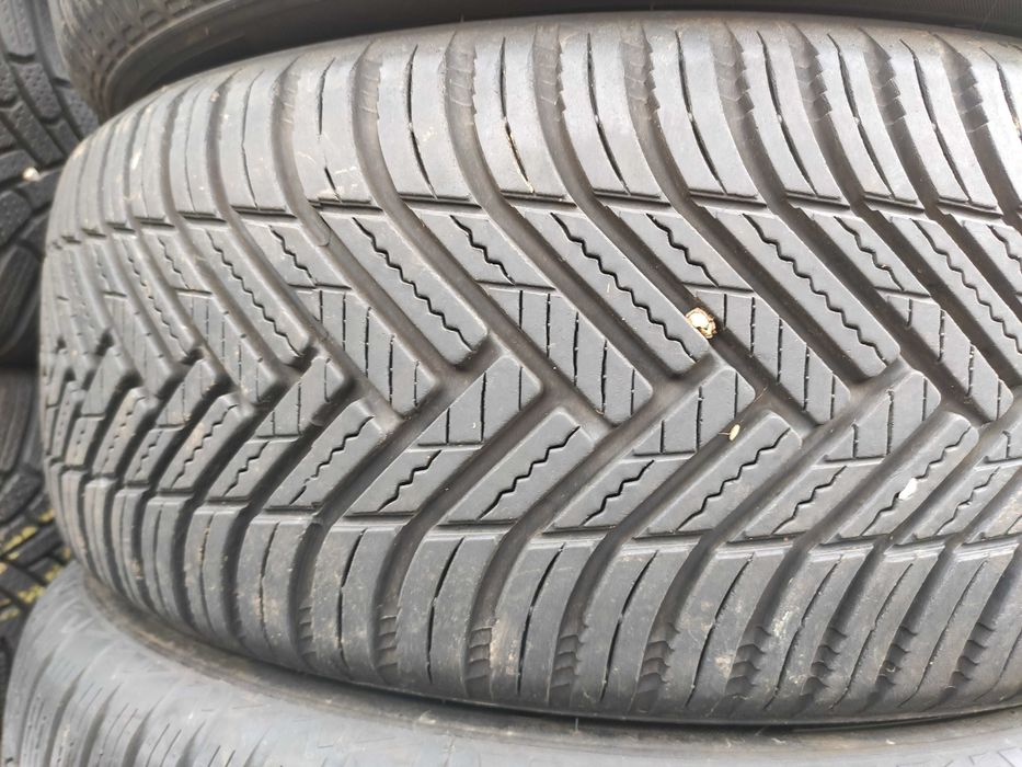 2бр Всесезонни гуми 205 55 17 - Hankook - DOT 2023