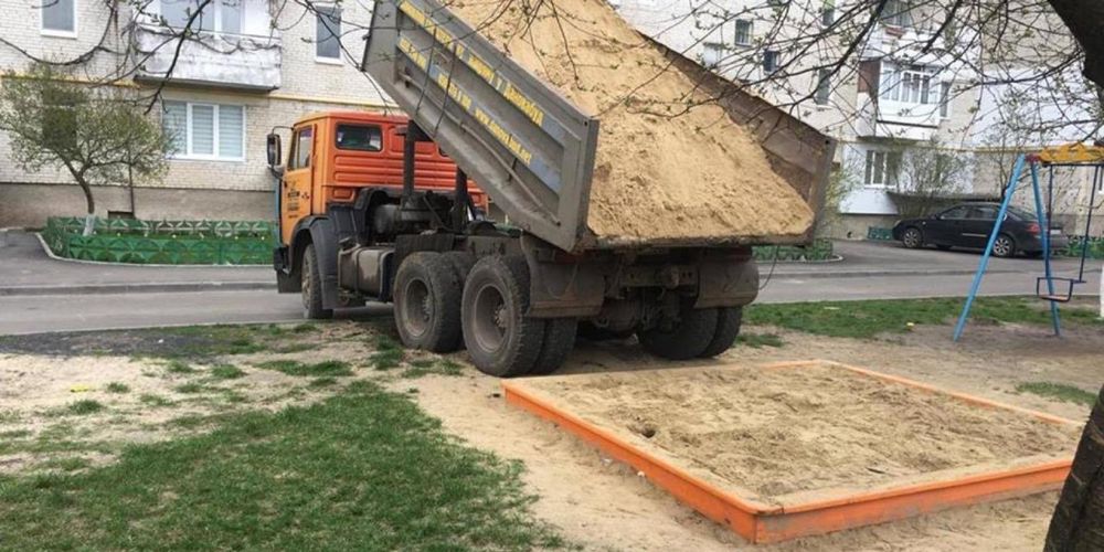 Песок, щебень,глина.