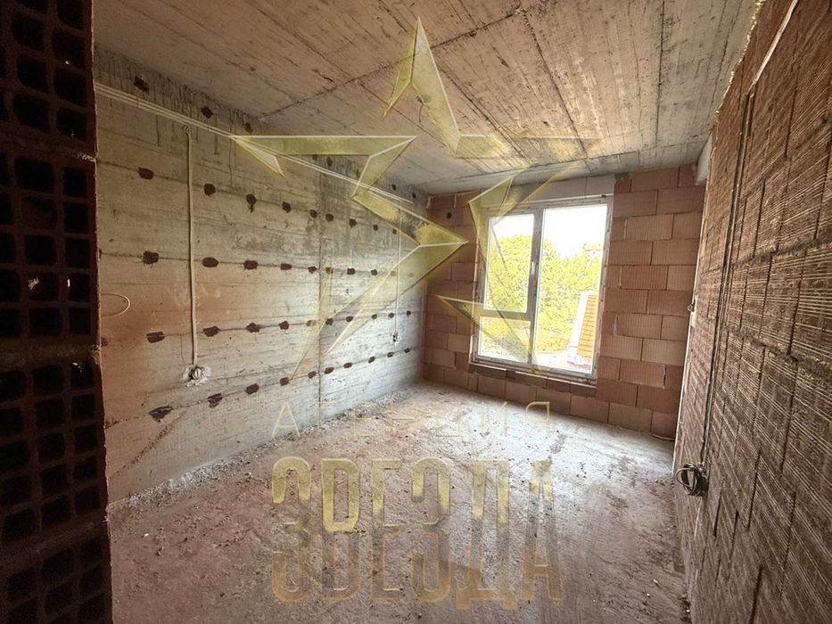 Продава се Тристаен апартамент в Пловдив, Кючук Париж - 101 кв.м за 1574 €/кв.м - Снимка #2