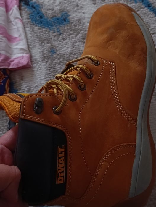 Мужской Сапок сатылады басында темири бар(Англиядан 50 фунтка сатып ал