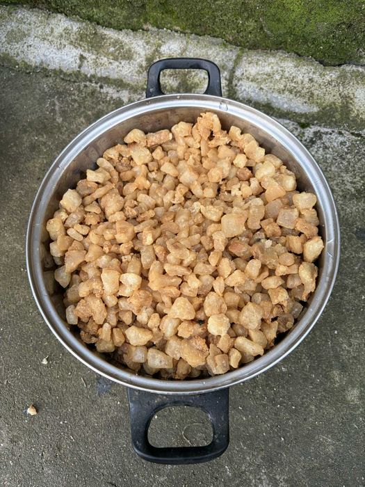 Домашно приготвена мас за готвене.