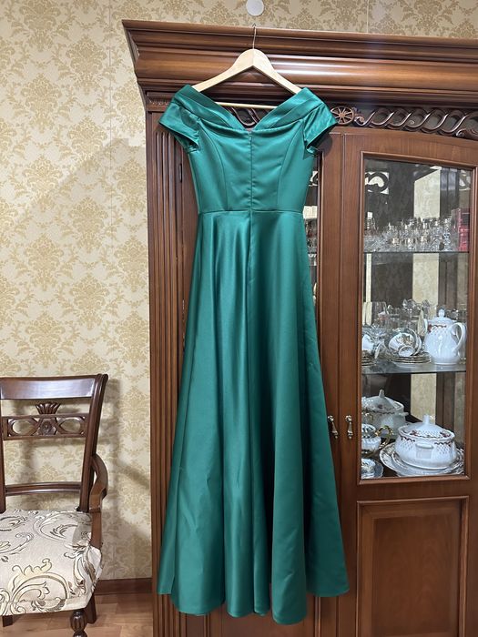 Продам платье в пол