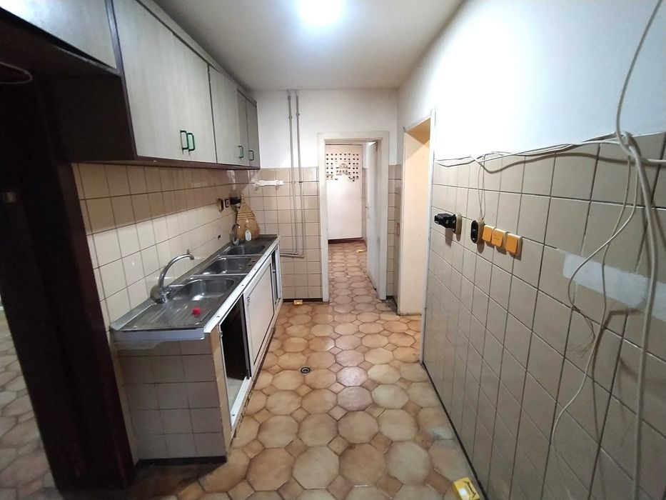 Заведение за продажба в кв.Три Чучура север