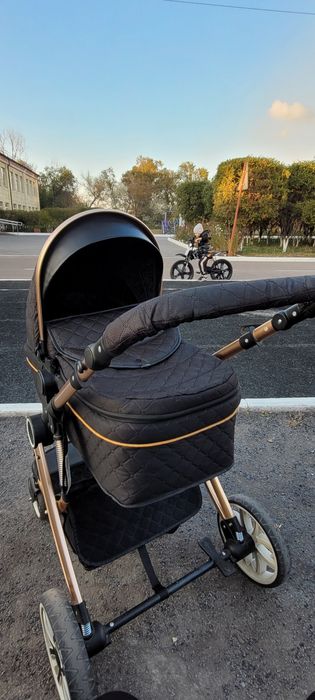 Продам детскую коляску 2 в 1