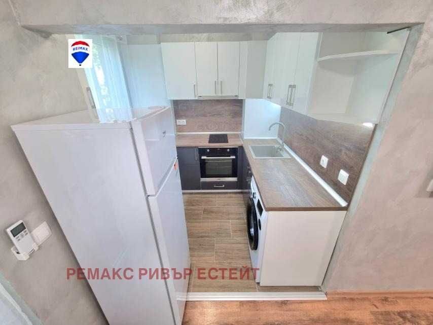 Дава се под наем Едностаен апартамент в Русе, Широк център - 55 кв.м за 306 € - Снимка #2