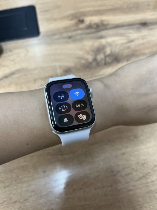 Часы Apple Watch SE 44 mm