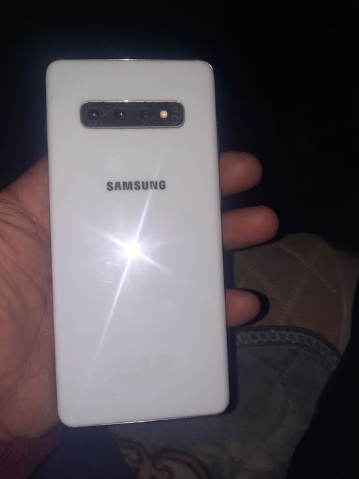 Срочно продам Samsung c10+