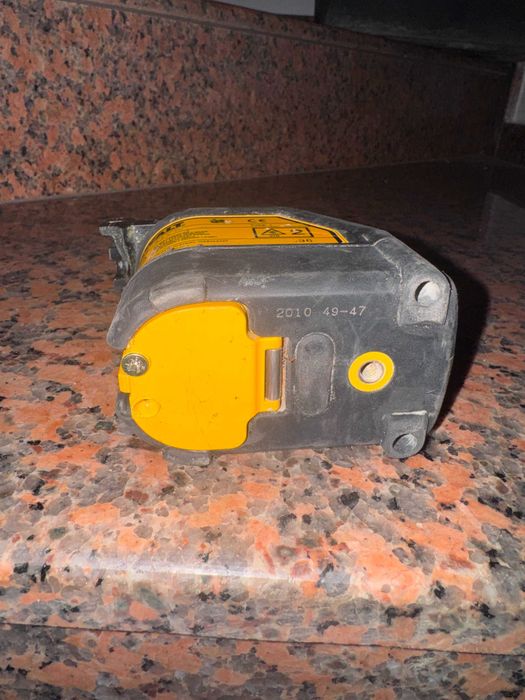 laser dewalt 2 linii