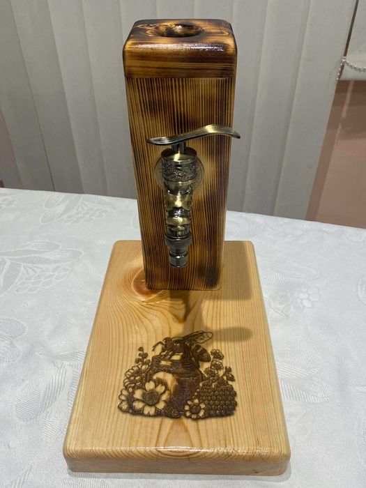 Диспенсър за бутилка алкохол