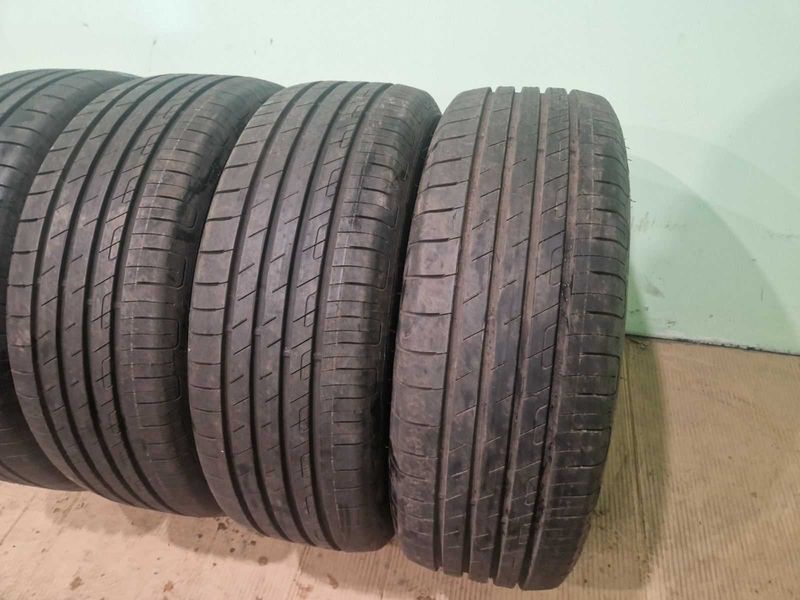 4 Goodyear R18 215/55/ 
летни гуми DOT2421